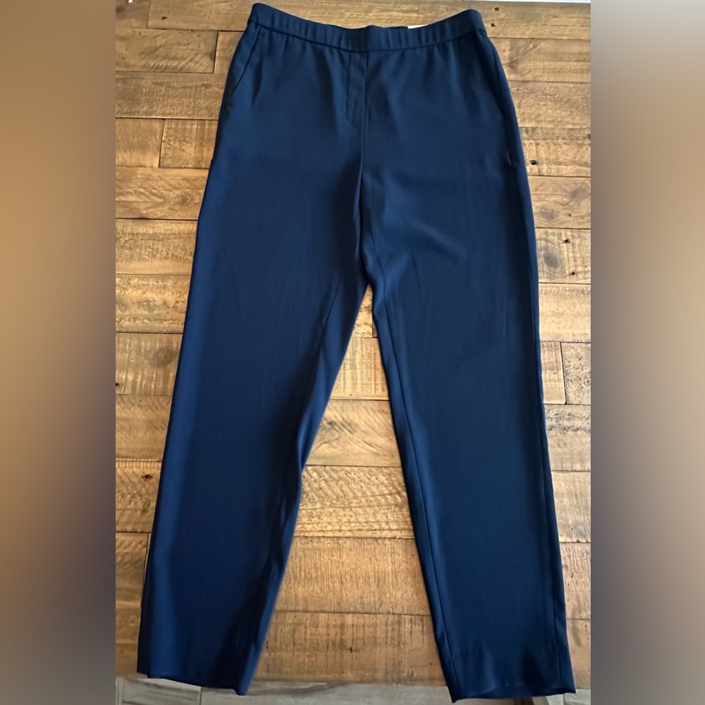 NWT‎ Chicos Pull On Tapered Ankle Pant - Size Chicos 0R/US 4R